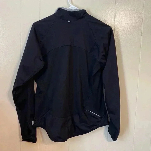 Woman’s Nike Element Dri-Fit Black Jacket in Size Large. - Picture 2 of 13